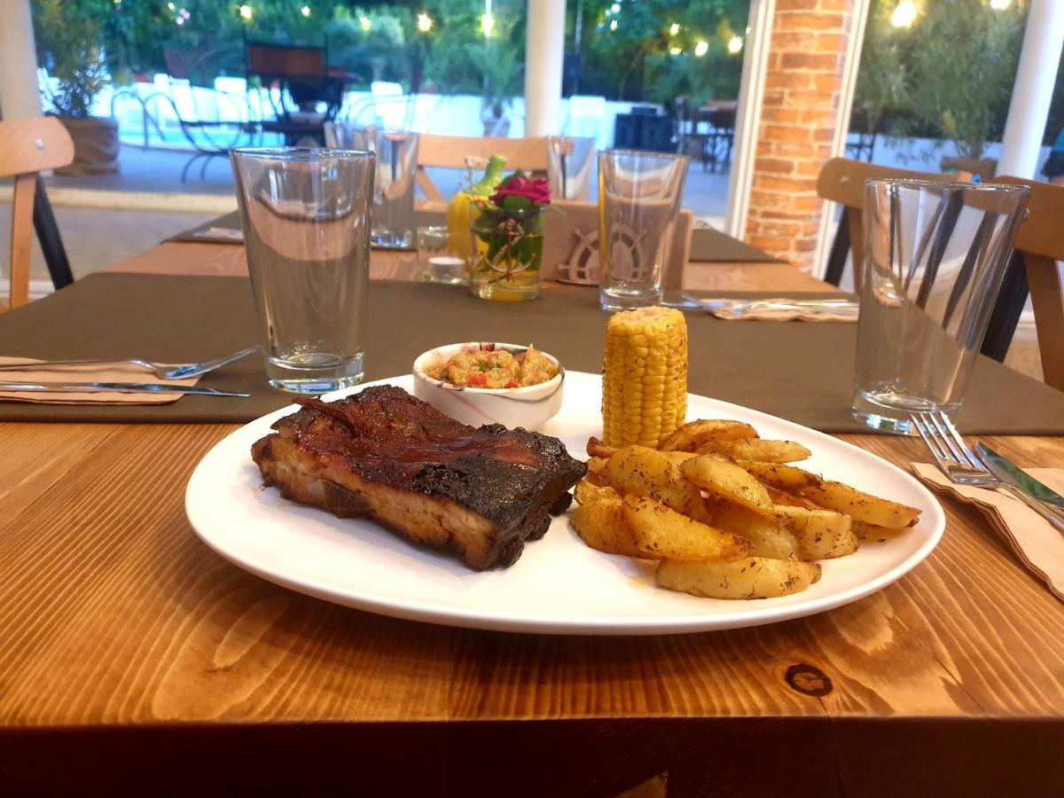 Hotel Feniks לוזנטס מראה חיצוני תמונה