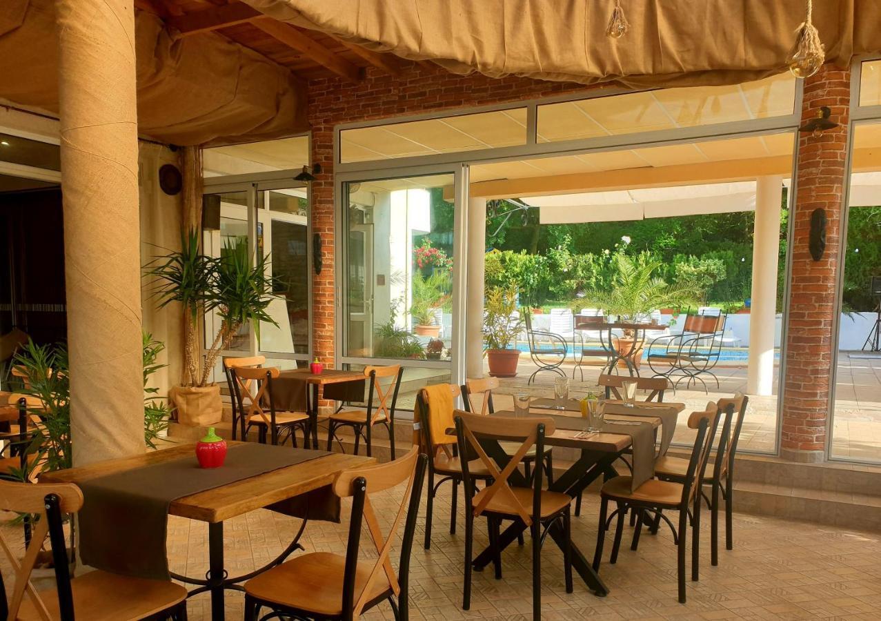 Hotel Feniks לוזנטס מראה חיצוני תמונה