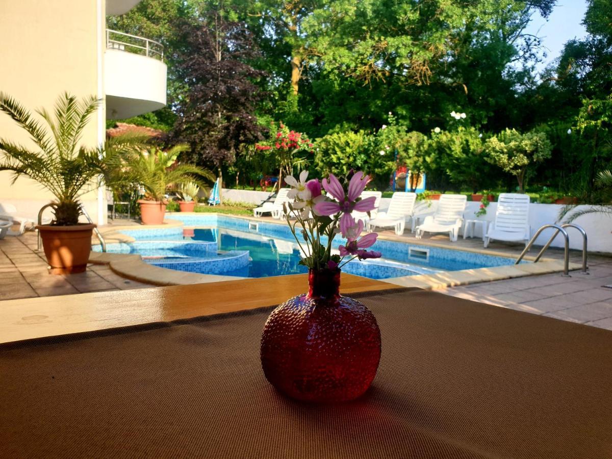 Hotel Feniks לוזנטס מראה חיצוני תמונה