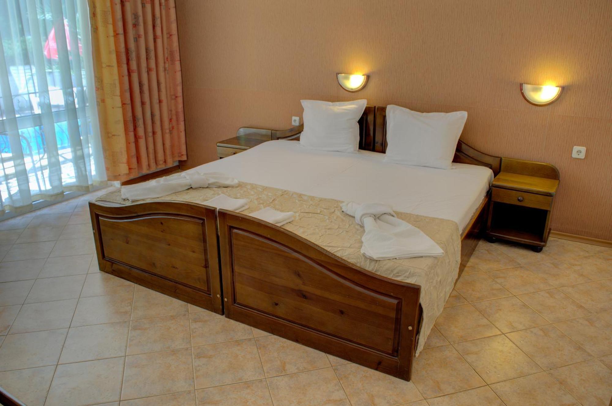 Hotel Feniks לוזנטס מראה חיצוני תמונה