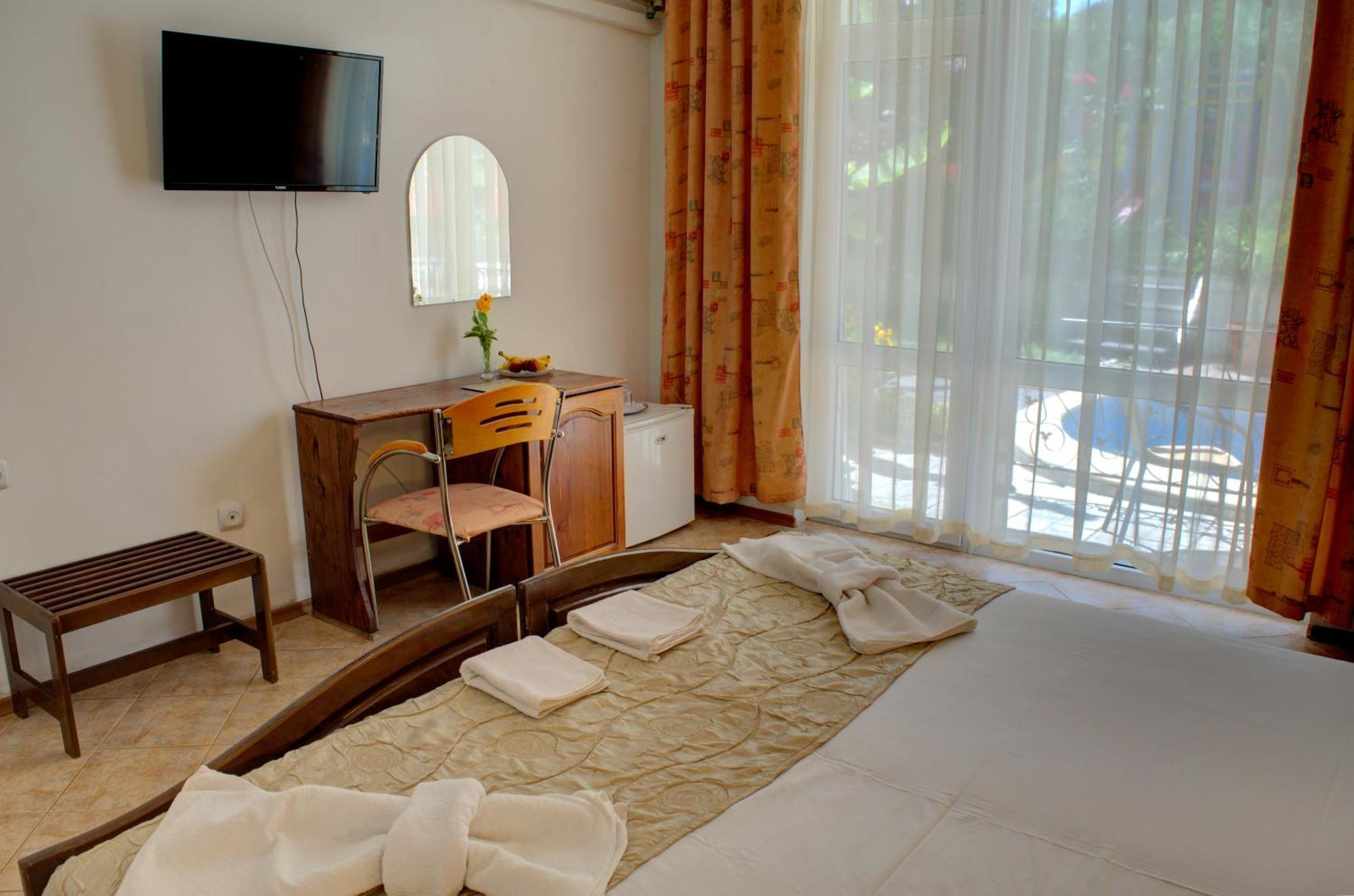 Hotel Feniks לוזנטס מראה חיצוני תמונה